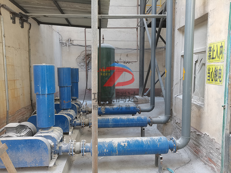 鋼廠粉料輸送設(shè)備氣力輸粉機使用現(xiàn)場